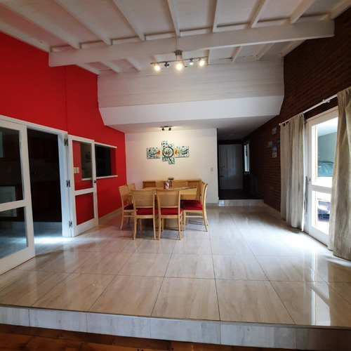 Imagen 8 de 30 de Chalet 4 Ambientes En Dos Plantas En Lo Mejor De Parque Luro