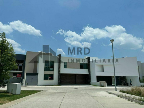 Imagen 10 de 29 de Casa En Venta En Fracc Paseo Del Parque Tres Marias