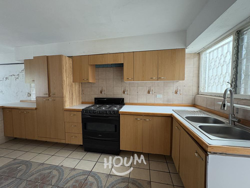 Casa En Colinas De San Javier, Guadalajara Con 7 Recámaras, 1305 M², Id: 151607