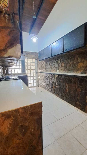 Imagen 3 de 7 de Se Vende Casa Urb. Valle De Luna- Tipuro