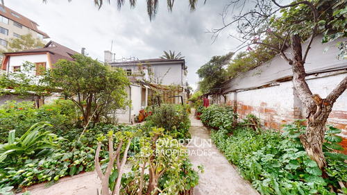 Casa En Venta De 4 Dormitorios Con Amplio Terreno De 510 M²