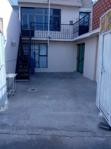 Casa En Venta Con 1 Departamento Independiente 180m2, Col. Jacarandas, Iztapalapa.
