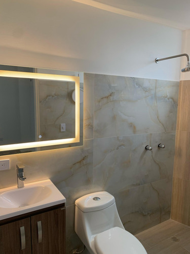 Xv, Venta Hermoso Apartamento A Estrenar, Edifio Santa Rita, Sector Los Kiosko.