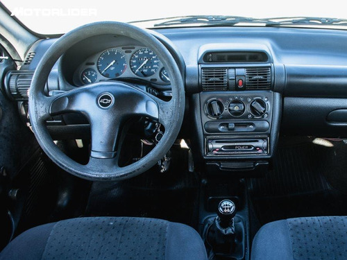 Chevrolet Corsa Classic Gls 1.6 - Permuta / Financia