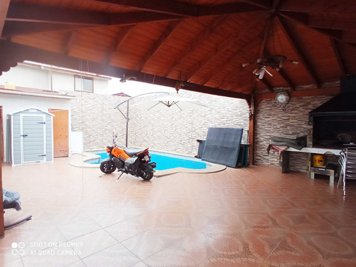 Casa En Venta, 5 Estacionamientos, El Parrón. (93659)