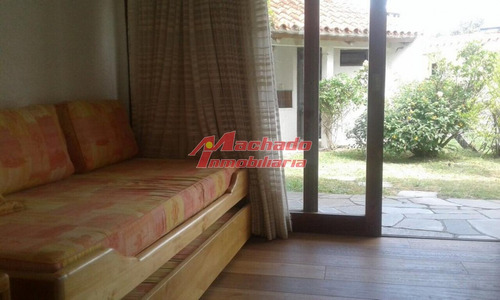 Muy Buena Casa, En Zona Residencial- Ref: 5213