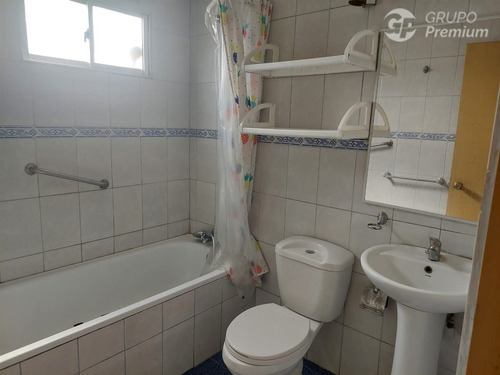 Casa En Venta De 4 Dormitorios, 2 Baños Y 2 Estac En Copiapó