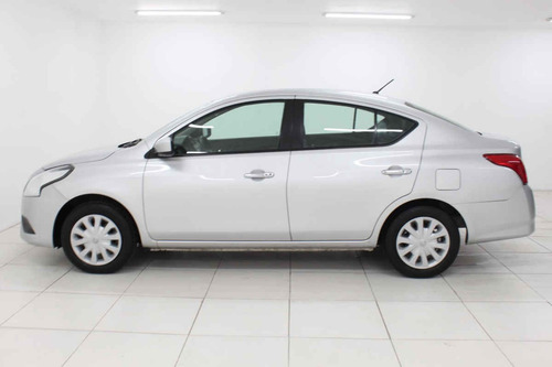 Imagen 2 de 15 de Nissan Versa 2018 4 Cilindros