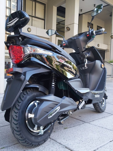 Imagen 13 de 19 de Moto Leo 2000w Gel Urbana Sunra Okm V