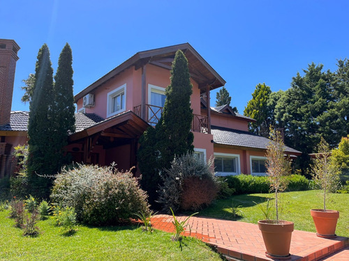 Chalet De Categoría En Country Club Los Cardales
