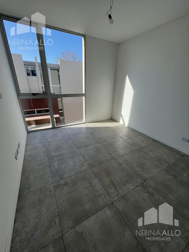 Venta Duplex Condominio 4 Ambientes