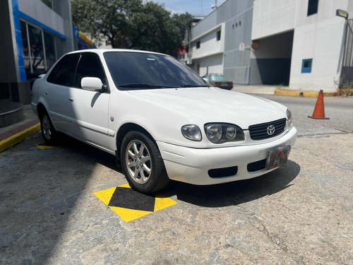 Imagen 2 de 10 de Toyota Corolla Gli