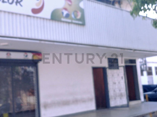 En La Trinidad. Venta, Local - Oficina - Depósito. Oportunidad!!!