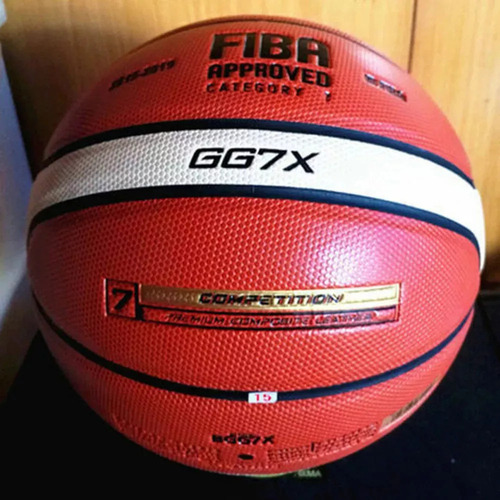 - Molten Gg7x Basketball Training Ball, Size 7
