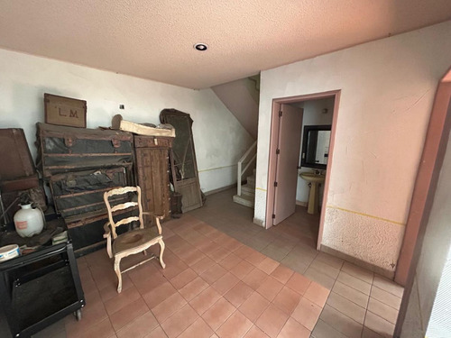 Casa Con Uso De Suelo Para Oficinas 839 M2 En Las Lomas De Chapultepec.