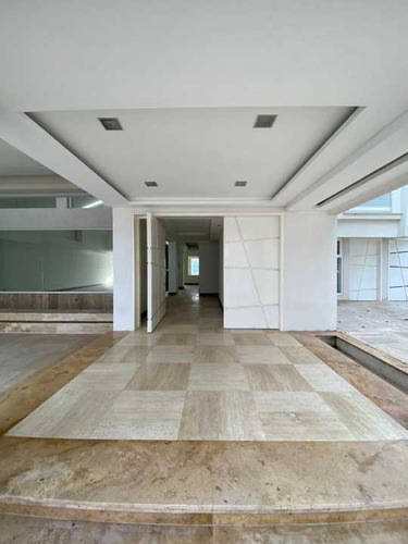 Imagen 2 de 21 de Vendo Casa 1462m2 5h/6b/6pe El Cafetal 0678