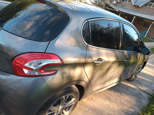 Peugeot 208 1.6 Feline