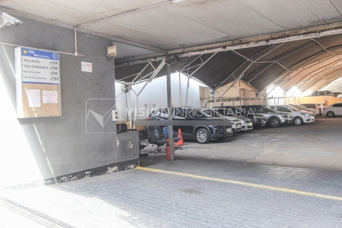 Imagen 20 de 25 de Alquiler De Oficina Doble, 5to Piso Al Frente, 60m2, Dos Entradas, Dos Baños, Sala De Reuniones De Uso Común, Plaza Independencia Esq Juncal, Entre El Centro Y La Ciudad Vieja