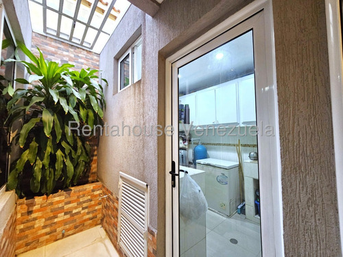 Elim Ojeda Vende Elegante Casa Con Finos Acabados Y Un Gran Confort Ubicada En La Urbanizacion Villa Paris Cabudare,lara