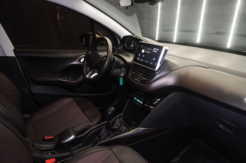 Peugeot 2008 1.6 Feline
