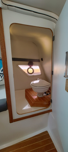Lancha Canestrari 245 Express Cruiser Dentro Fuera