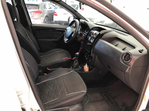 Imagen 8 de 12 de Renault Duster Oroch 2.0 Outsider Plus 2017