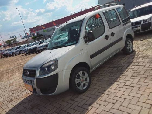 Imagem 4 de 9 de Fiat Doblò 1.8 Mpi Essence 7l 16v Flex 4p Manual