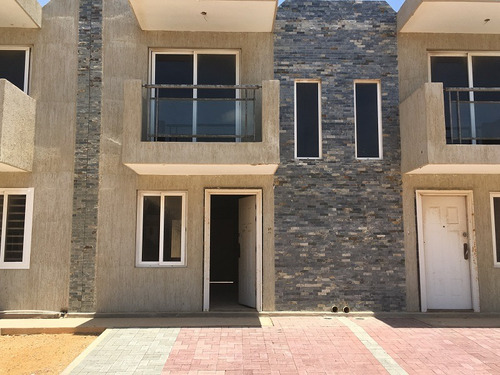 Town House En Conj. Res. Los Roques, Puerta Maraven Plth-327