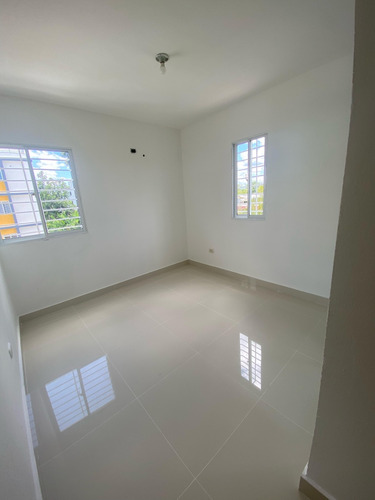 Apartamento En Venta Tercer Nivel En Palmareca, Licey Al M
