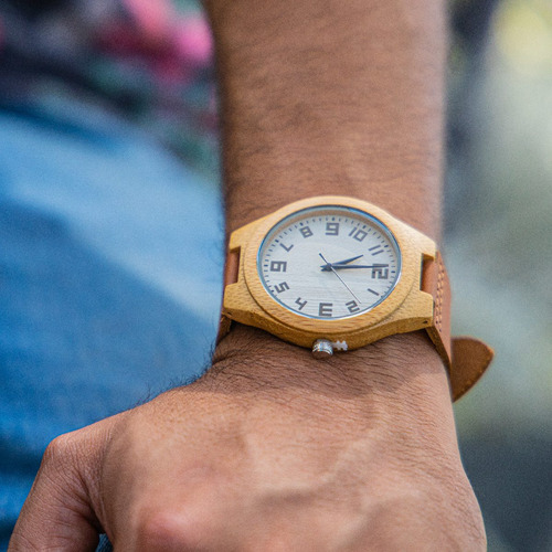 Imagen 6 de 10 de Reloj Madera Correa Cuero Café Con Marcadores Números