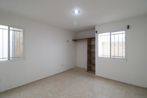 Caucel Almendros Renta De Casa De 2 Habitaciones | MercadoLibre