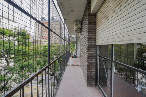 Departamento En Venta De 3 Ambientes Con Balcon En Recoleta