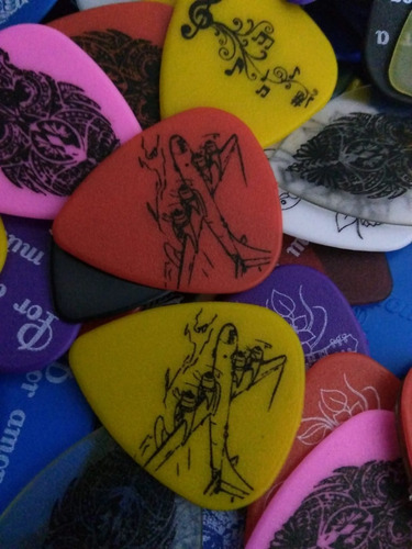 Picks, Plumillas, Plectros Para Guitarra X 18 Unidades