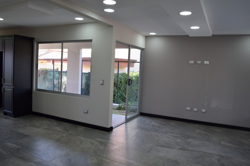 Imagen 10 de 20 de Venta Casa En San Roque De Barva, Condominio Camino Del Sol, Nueva Con Acabados De Lujo Y Zona Verde