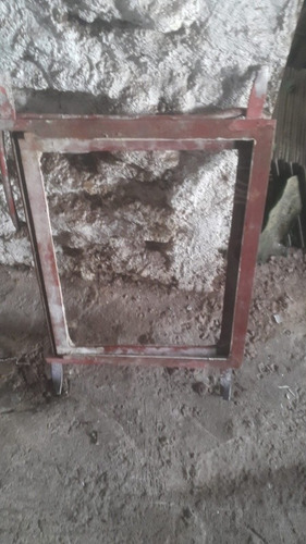 Ventana Hierro 40 Cm X 50 Cm No Tranca Pestillo Falta Vidrio (Usado)