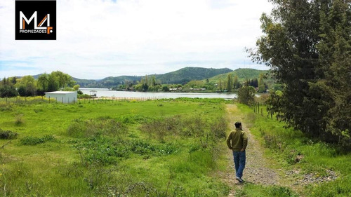 Hermoso Sitio A Orilla Del Lago En Las Cabras