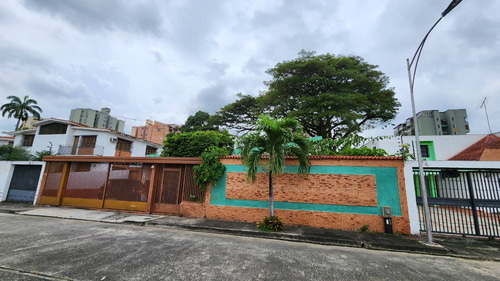 Tibisay Rojas Vende Casa Para Uso Comercial O Residencial En La Urbanizaciòn El Recreo    Cod. 218331