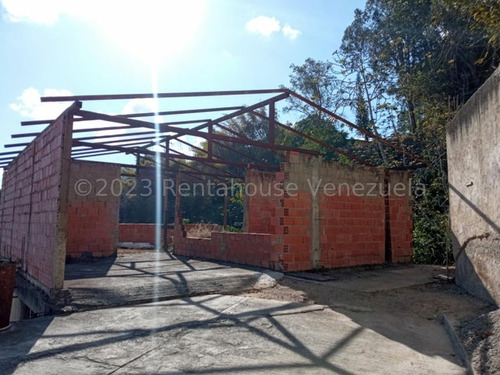 Casa En Venta Oripoto Mls #24-7347, Caracas Rc 001    