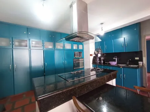 Los Samanes Casa En Venta