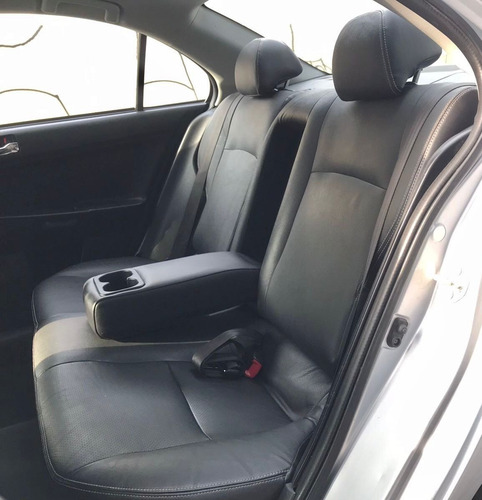 Imagem 14 de 25 de Mitsubishi Lancer 2.0 Automático Prata Ano 2014