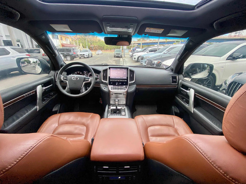 Imagen 7 de 15 de Toyota Land Cruiser Xv Americano