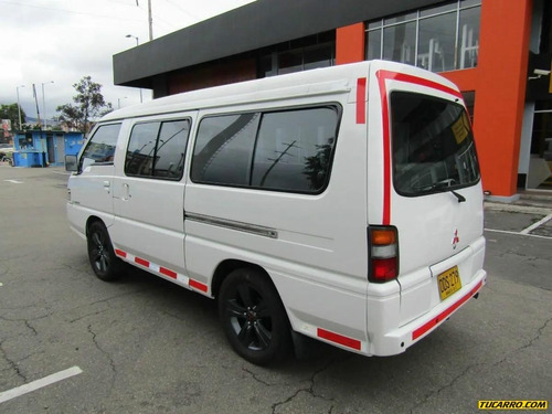 Mitsubishi L300 Microbús