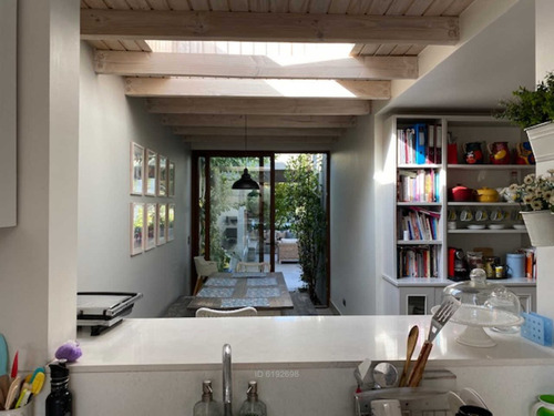 Av La Dehesa / Bernardo Larrain