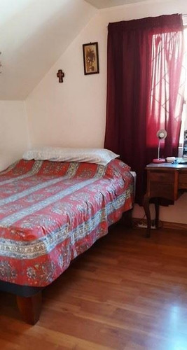 Casa En Venta De 3 Dorm. En Peñalolén