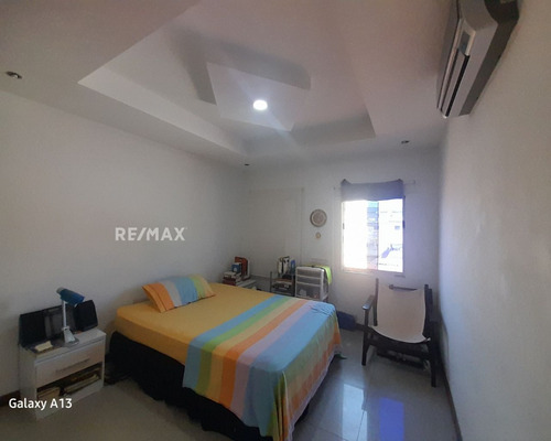 Re/max 2mil Vende Townhouse En Conjunto Res. Terrazas Del Valle, El Valle Del Espíritu Santo, Mun. García, Isla De Margarita, Edo. Nueva Esparta