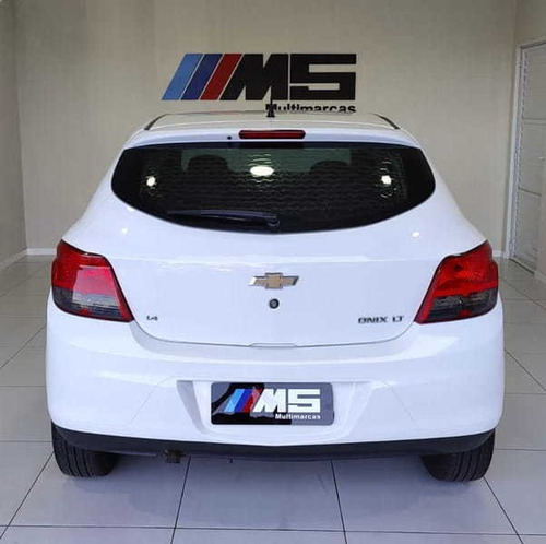 Imagem 5 de 9 de Chevrolet Onix Lt 1.4 2015