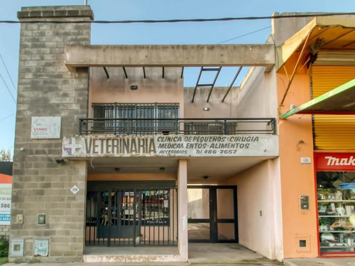 Departamento En Planta Alta De 2 Dormitorios Con Local Pb Y Terreno