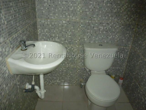 Imagen 7 de 24 de Galpones En Alquiler Zona Centro Barquisimeto #23-1106 Daniela Linarez 0424-5390659