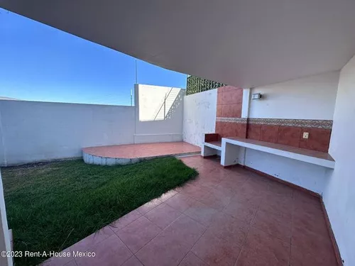 Casa Segunda Mano Celaya en Casas en Venta en Querétaro, 5 baños o más |  Metros Cúbicos