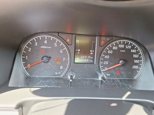 Nissan Urvan 2.5 15 Pas Amplia Aa Mt